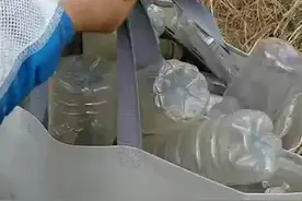 【内蒙古】男子5年休假时去山里捡4万多废瓶子：希望大家爱护环境视频封面