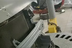 长安CS75 PlUS拆开保险杠，它的防撞钢梁对比日系车的怎么样？视频封面