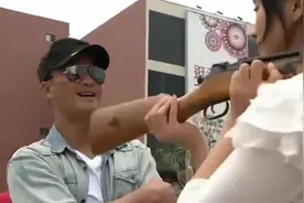 这两人公开场合秀恩爱，太过分了，都没有考虑别人的感受视频封面