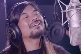 面筋哥终于对野狼disco下手了，史诗级别的翻唱，网友：忘记原唱视频封面