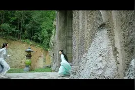 一首另类歌曲《牵丝戏》，深情动听，配合古风的画面太美了