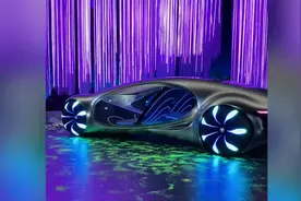 奔驰汽车公司推出的阿凡达汽车可以在人行道上行驶