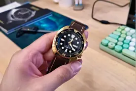 买Seiko前请看，精工Seiko 基本潜水运动表，优点和缺点 用后心得视频封面