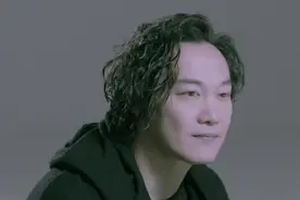 陈奕迅《喜欢一个人》，歌声极具感染力，深情的演唱打动人心视频封面