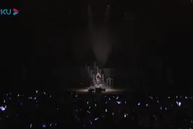 曾经我也想过一了百了，唱歌时她已经听不见了，全靠脚步打节拍视频封面