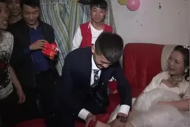 湖南一位帅哥，第一次结婚，娶了一位二婚嫂，急忙抱回家，入洞房视频封面