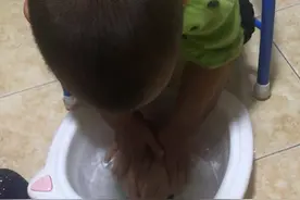 洗脚水就差洗脸了