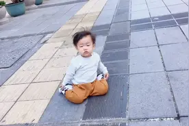 试过给宝宝拍哭的视频么？配上音乐，剪辑一下，你也能的！