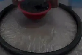 废弃的轮胎不值钱，牛人改造成水族茶几，成品至少能卖500元视频封面