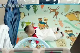 才五个月的小宝宝居然会爬行了，这简直是太神奇了，让人惊讶！