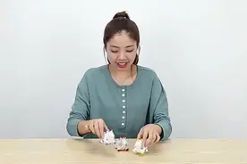 手捏搞笑儿童趣味玩具，小奶牛七彩水珠发泄整蛊玩具！视频封面