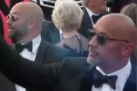 国际丨史上最强壮的总统？好莱坞影星巨石强森：有意竞选美国总统