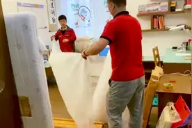 2米长的双人床如何打包搬家？看了专业技师的手法，我收藏了！视频封面