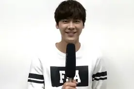 李易峰与网红同游苏梅岛恋情曝光？女方：没有的事视频封面
