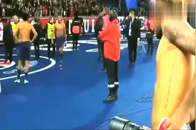 足球场上的二货球员：内马尔排名第一，擤鼻涕给苏亚雷斯！视频封面