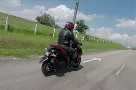 《机车篇》YAMAHA——外国大叔试驾，评测。雅马哈NVX155.视频封面