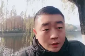 支付宝不能一次性还清花呗，也被网友喷的狗血淋头，自媒体太难了视频封面