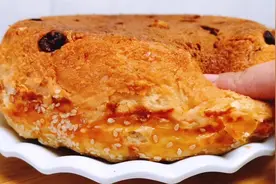 教你用电饭锅做面包，手不沾面筷子一搅，香甜松软，家人都爱吃