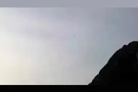 一声巨响！火箭残骸掉落陕鄂交界视频封面