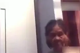当广东奶奶知道孙女要嫁给了黑人后！笑死我了视频封面