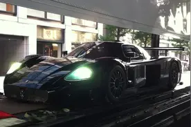 玛莎拉蒂MC12 Corsa出现在东京街头