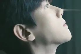 EXO边伯贤《Cry》，颜值满分，简直是灰姑娘心目中的白马王子视频封面