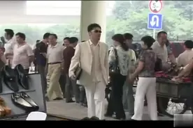 大生活：柳东遇到老同学金东民，一个真能吹，一个真敢信！视频封面