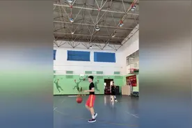 辽宁男篮后卫线从不缺乏人才，16岁的尹椿文三分球训练视频封面