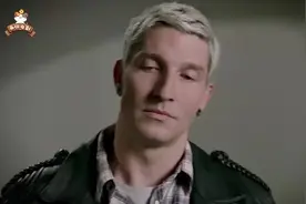 男子爱上了公司里新来的女同事，不懈努力的追求后，很快就如愿以