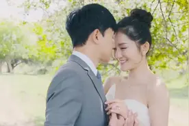 张杰首晒全家福为双胞胎女儿庆周岁，跳跳俏俏抓周令何炅等人泪目视频封面