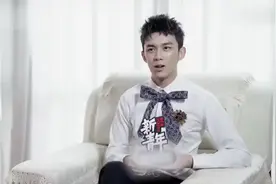 吴磊新青年热聊，吴磊小时候太奶了！快来麻麻抱抱！视频封面