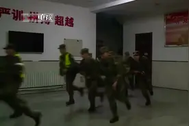 演练课目随机下达 看“东风快递员”见招拆招视频封面