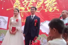 23岁姑娘研究生毕业，嫁给同校博士师哥，一点不嫌弃他是农村的视频封面