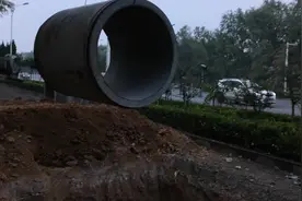 城市下水管道如何铺设的，镜头带你去现场看看