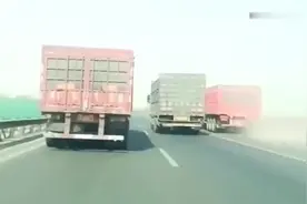 单驱大货车和双驱半挂车差距有多大？高速上超车时就明白了