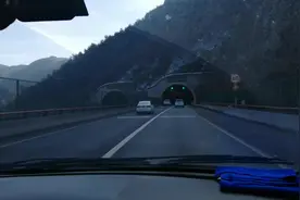 西安到山阳高速畅通路面无结冰视频封面