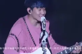 林俊杰庆祝出道16周年 与好友合照众多奖杯抢镜
