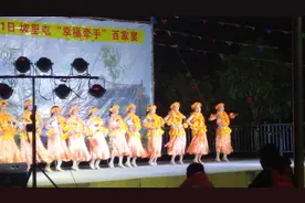 跳草裙舞的小姐姐身材真好视频封面