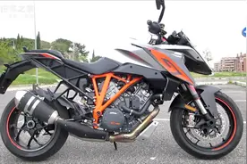 KTM 1290 Super Duke GT细节实拍，这排气声浪听着就充满激情视频封面