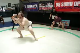 传说中的“千斤坠”，400斤胖子奋力一压，谁敢抗这一下