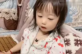 妈妈问恬恬上学喜欢坐第一排还是最后一排？恬恬竟这样说真可爱