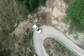 营山大庙的乡村路。视频封面