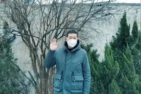 石榴树“扦插育苗”，高手都从扦插季节和插条选择这两点入手视频封面