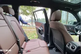 静态体验奔驰GLB：三排7座，多变空间有实用性吗?视频封面