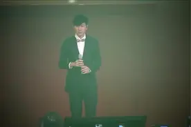 林俊杰《当你》，杰哥不愧是行走的CD，歌声很是优美好听！