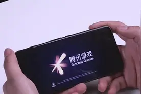 小伙子秒变萌妹子？红魔5G吃鸡自带变声器，简直不要太强大！！