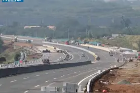 洛吉快速通道孟津段主线贯通！下穿高架全程无红灯…来看通车现场视频封面