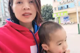 带孩子报名读幼儿园，一学期学费多少钱？院长说出了价格，贵吗？视频封面