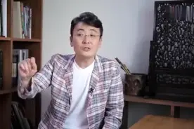 传说叶问曾预言李小龙是短命相 李小龙双脚长短不一样 脚跟不着地视频封面