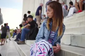 最励志的“骷髅女孩”，虽然只有丑陋的外表，却有一颗勇敢的心视频封面